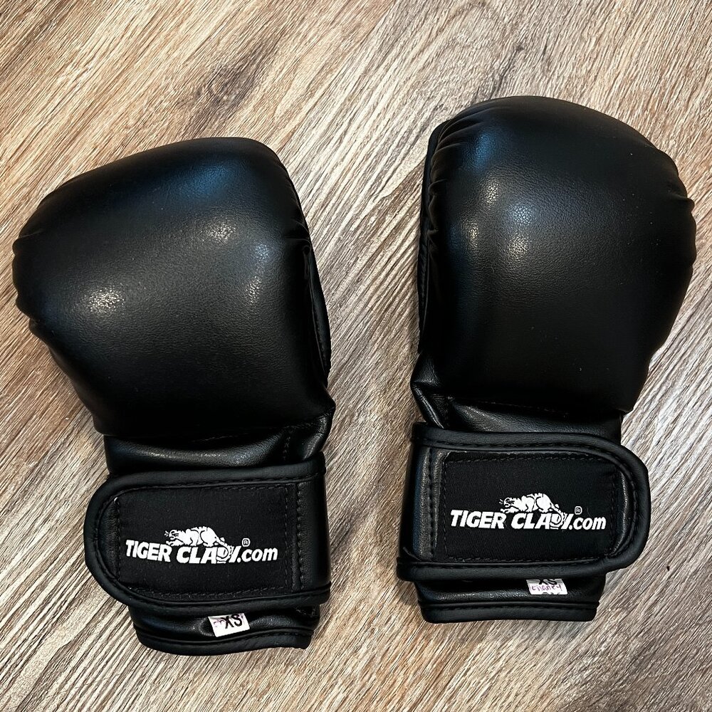 Kids TigerClaw Sparring Gloves Size XS